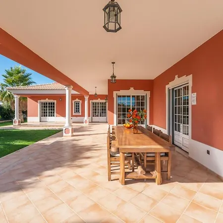 Roja- Pe Sleeps 8 With Pool Air Con And Wifi
