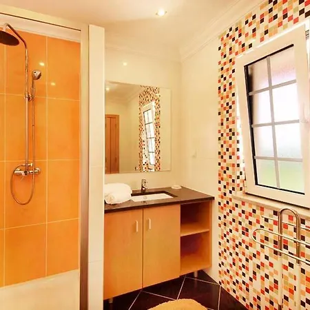 Roja- Pe Sleeps 8 With Pool Air Con And Wifi Vila Olhos de Agua (Albufeira)