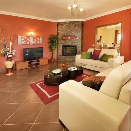 ヴィラ Roja- Pe Sleeps 8 With Pool Air Con And Wifi *