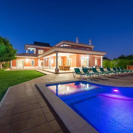 Roja- Pe Sleeps 8 With Pool Air Con And Wifi