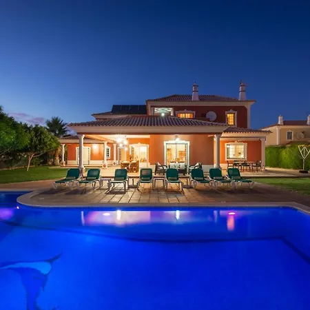 Roja- Pe Sleeps 8 With Pool Air Con And Wifi